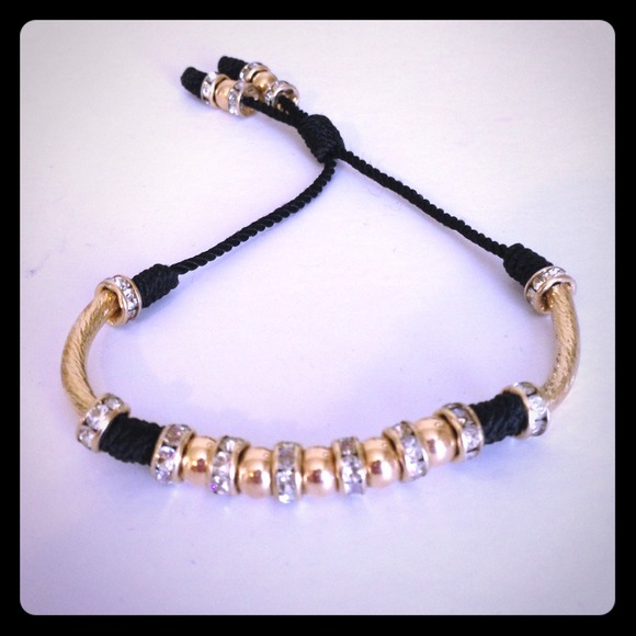 Adjustable gold bracelet