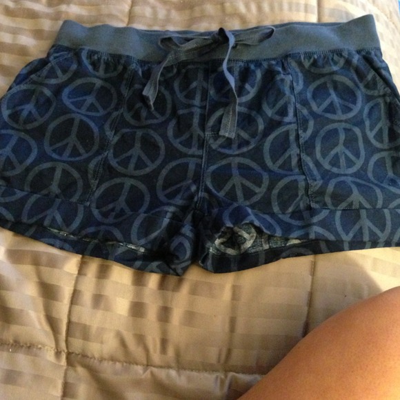 Pink navy peace print shorts