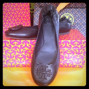 SOLD ON EBAY Tory Burch navy tumbled leather Reva