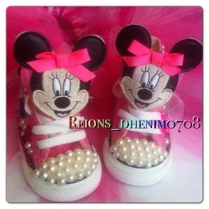 Minni mouse custom converse