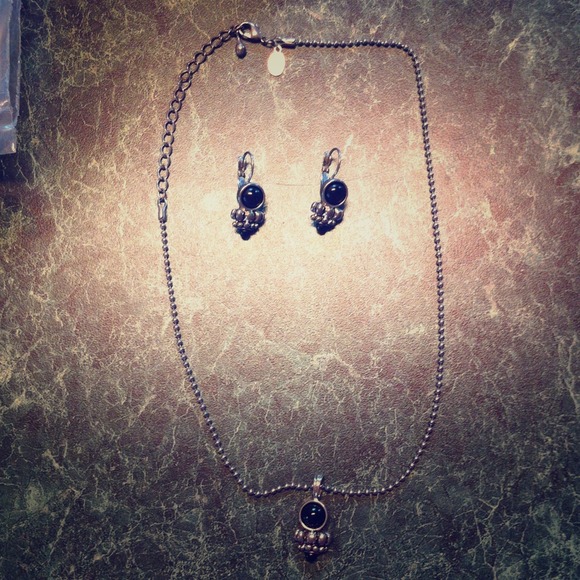 Earring and necklace set