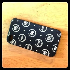 🔴 SOLD 🔴 Victorias Secret black iPhone 4/4s case