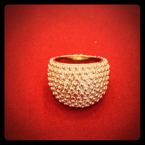 TRADED !!!  🎁➡Oversized Metal Ring⬅🎁  👗