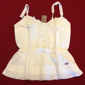 📦🎀SOLD🎁Hollister Bettys Summer Top