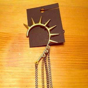 Gold spiked ear cuff!