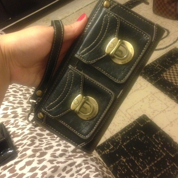 Mango Clutch - Picture 1 of 4