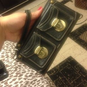 Mango Clutch