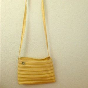 Yellow zipper purse