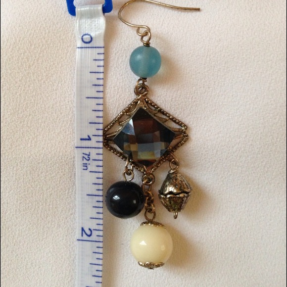 Blue and white stone dangling earrings - Picture 3 of 3
