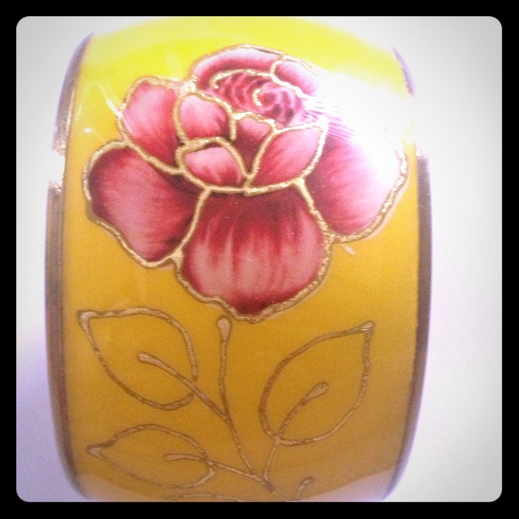 ❌Sold in bundle❌Rose leaf bangle..