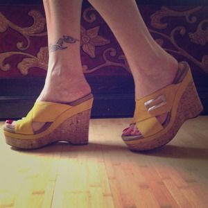 Biviel yellow suede wedges