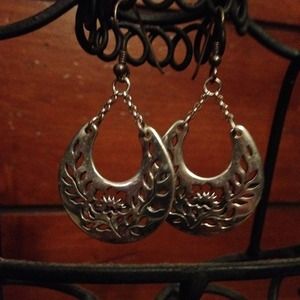 GORGEOUS sterling silver cut out earrings