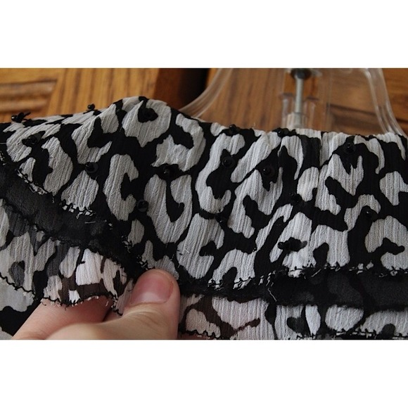 Black & White Ruffled Jacket - Picture 4 of 4