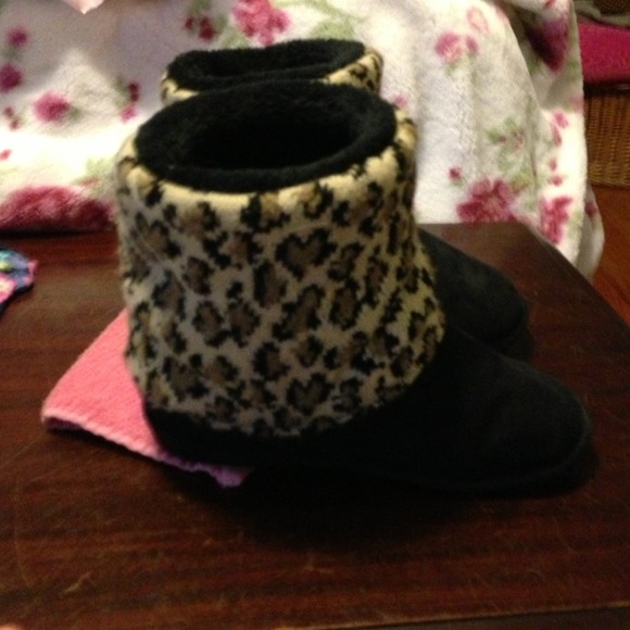 Authentic Steve Madden slippers