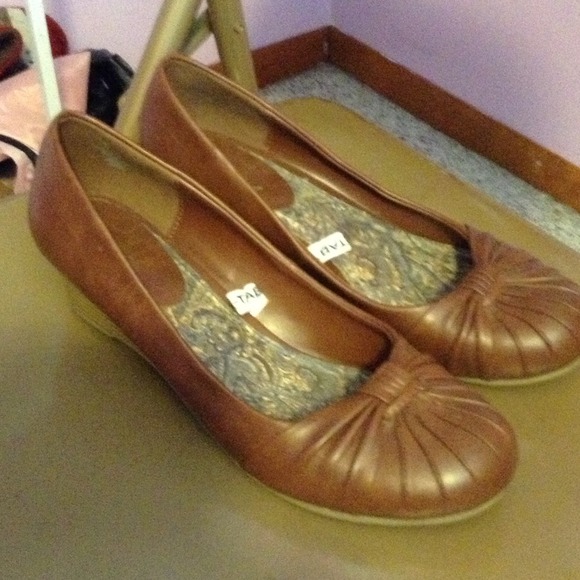 Brown wedge shoes