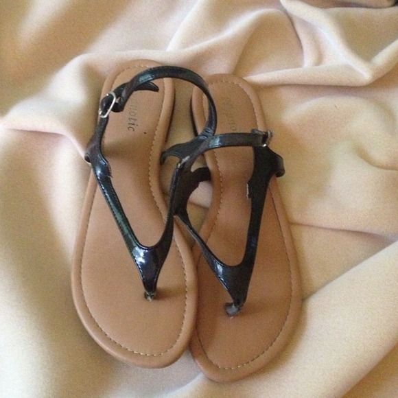 Sandals bundle - Picture 2 of 3