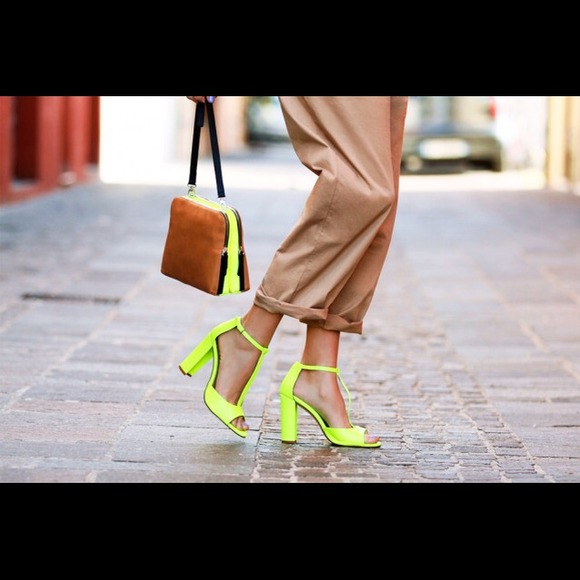 💌SOLD💌ZARA Neon Yellow High Heel Hard to find!