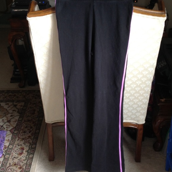 BUNDLE Mossimo workout pants and sports bra