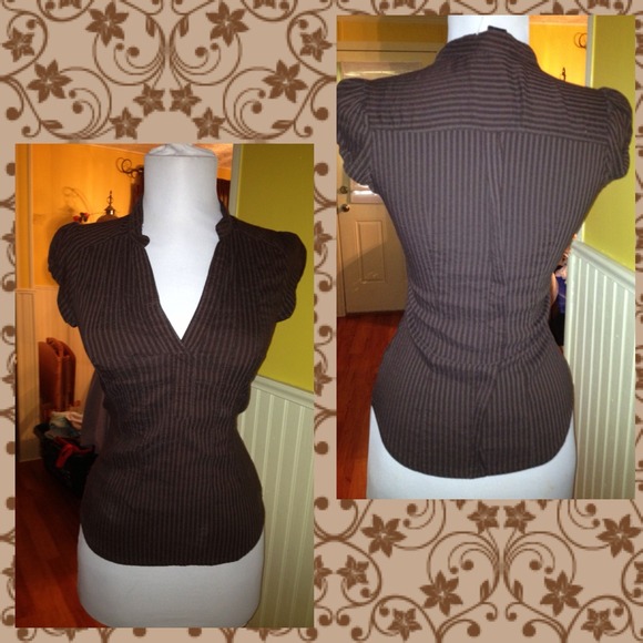 Cap sleeve v neck