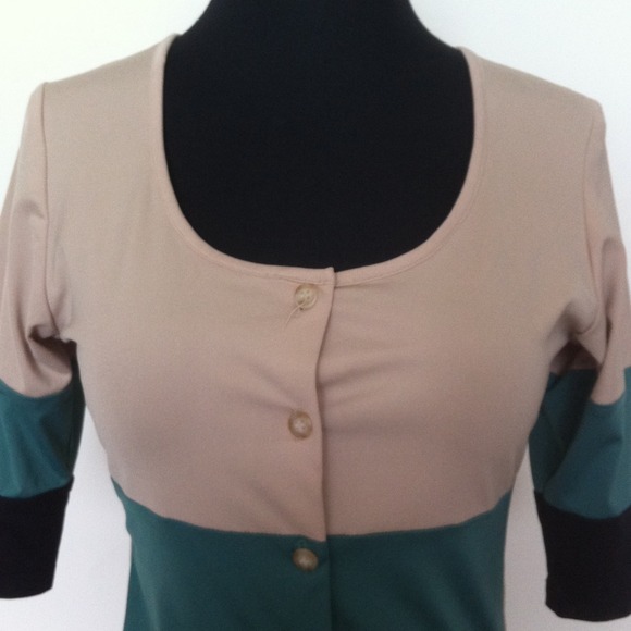 Pretty top - Picture 3 of 3