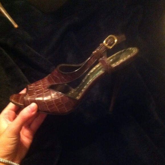 BCBG heels