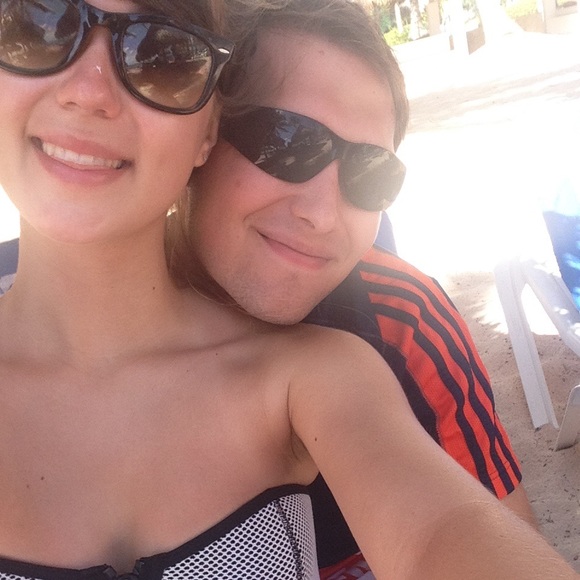 Meet your posher! - Picture 2 of 4