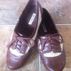 Not Rated 'Journey' Oxford- Size 6