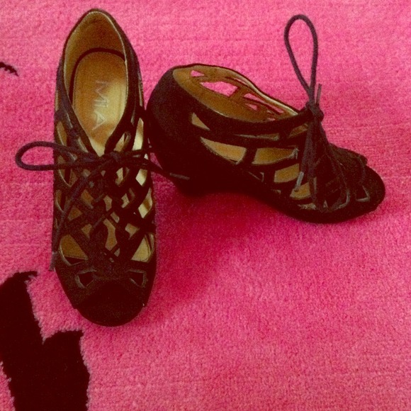 MIA wedges