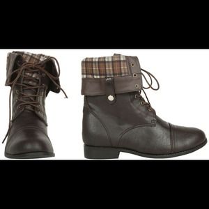 Plaid Combat Boot- Size 6