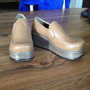 Candies wedge loafers tan size 6