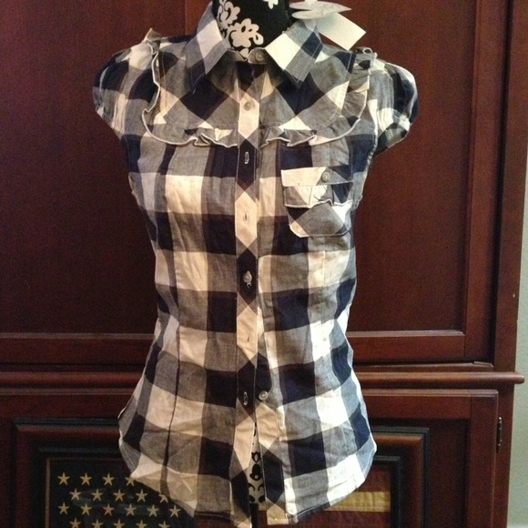 🍀Black n White Plaid Button Down🍀