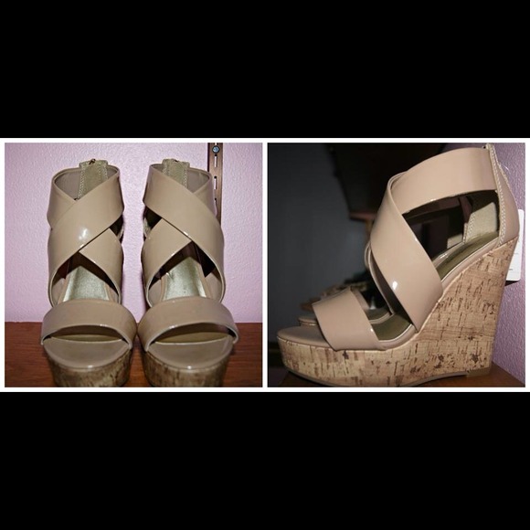Nude wedges