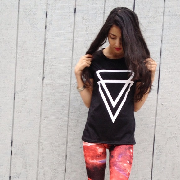 Tops - Black double triangle Tee