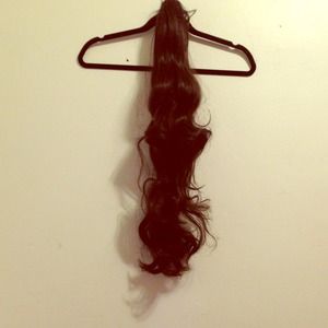 22" Ponytail clip in extension