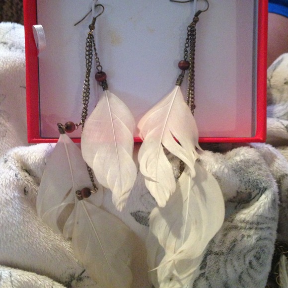 Feather Indian style earrings & matching Necklace - Picture 2 of 4