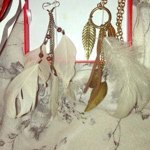 Feather Indian style earrings & matching Necklace