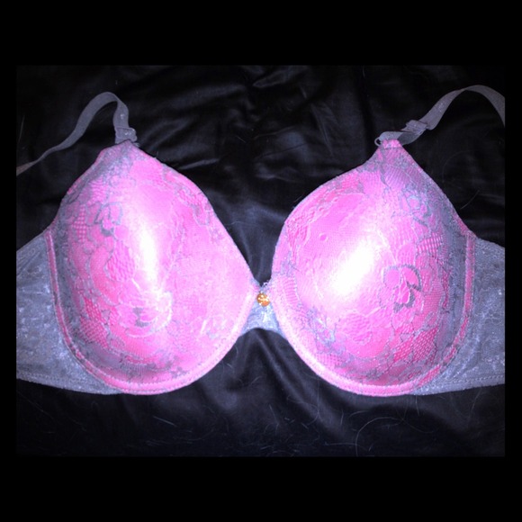 //RESERVED//Jessica Simpson bra- 40DD