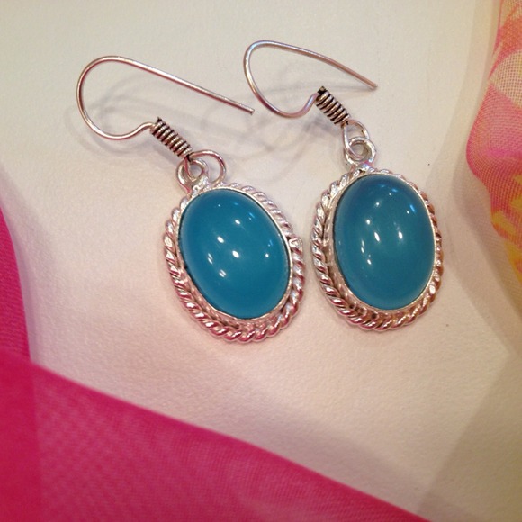 💙💙Sky Blue Chalcedony dangle earrings 💙💙