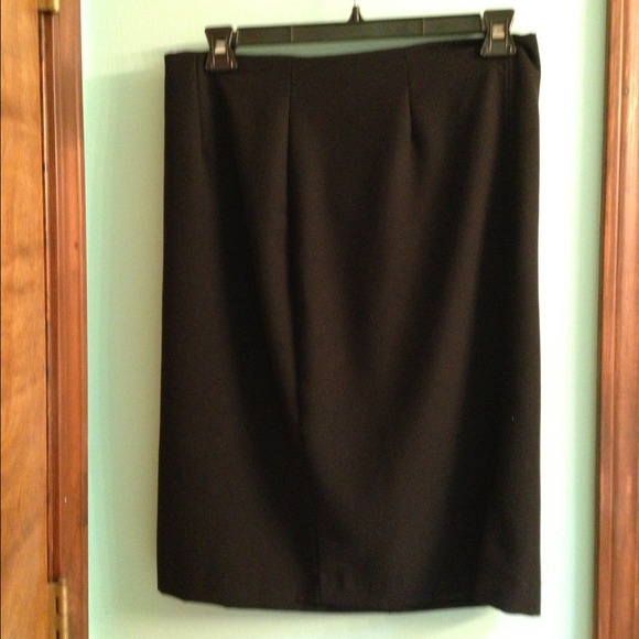 🌟SOLD IN BUNDLE🌟Black Suit Skirt