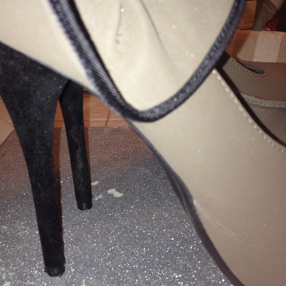 Shoes - Picture 2 of 3