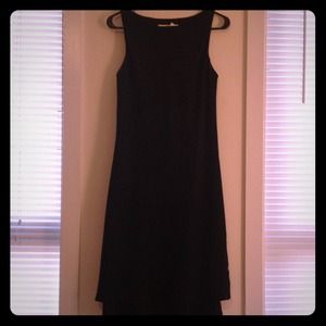 TRADED Beautifully simple little black dress
