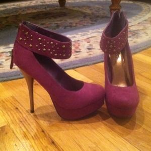 Charlotte Russe purple pumps