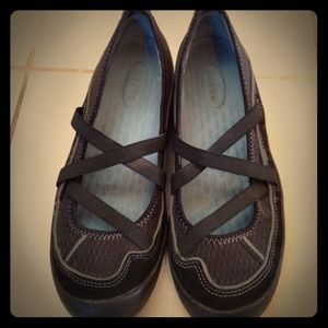 Privo (by Clarks) slip ons