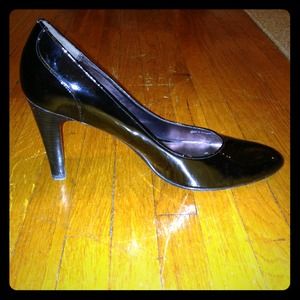 Via Spiga black patent leather heels 9.5