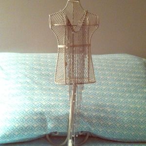 Ann Taylor statement necklace