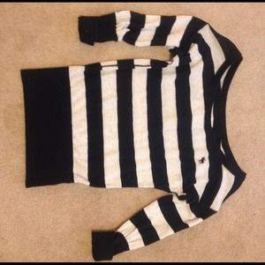 Fits a womens small! Cute navy and white striped