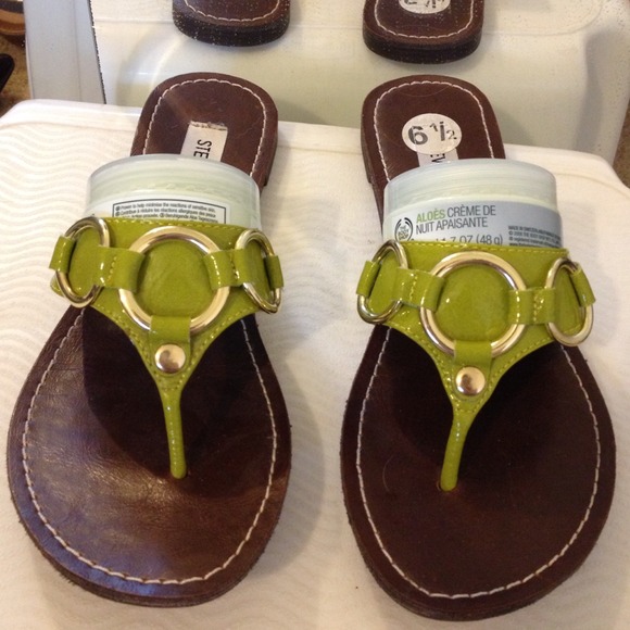 Steve Madden sandals lime green