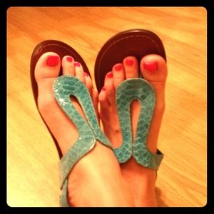 ON HOLD. Aqua, snakeskin pattern SM sandals
