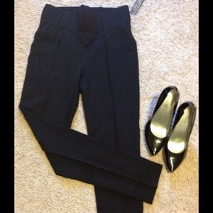 ❤️Basic Black Pants & Blue/White Jacket!❤️