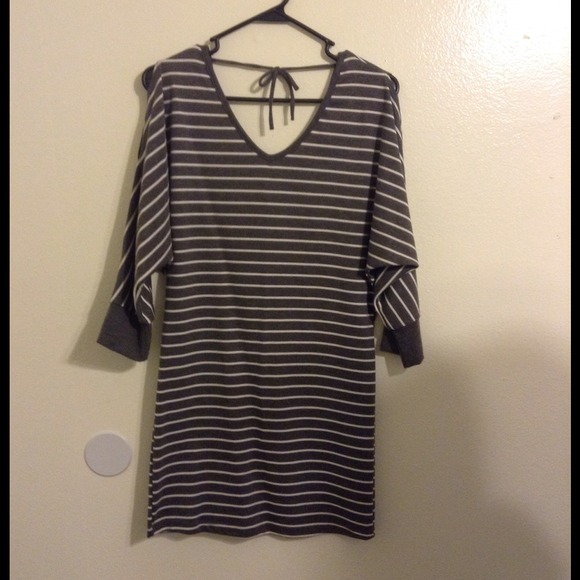Gray dress with white stripes with shoulder cutout